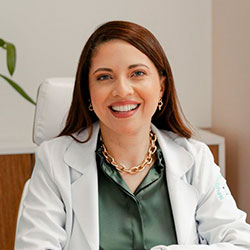 DRA. CAROLINA DE OLIVEIRA SOUZA