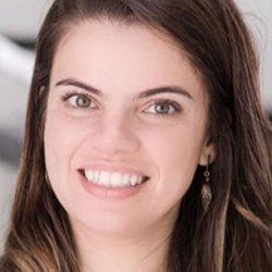 DRA. K�NIA KIEFER PARREIRAS DE MENEZES