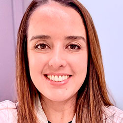 DRA. LARISSA KARLA RODRIGUES LOPES