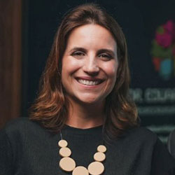 DRA. NATALIA PADULA